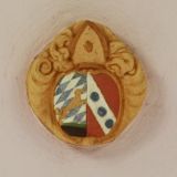 An der Decke Ã¼ber dem Hochaltar befindet sich ein Wappen. Die bayerischen Rauten in weiÃŸ und blau sind deutlich zu erkennen.