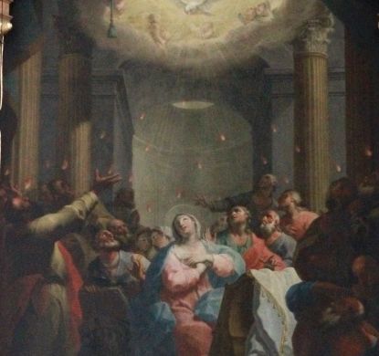 Das imposante Hochaltar-Ã–lbild in der Karmelitenkirche Straubing wurde 1741 von Michelangelo Unterberger gemalt und zeigt die Aussendung des Heiligen Geistes an Pfingsten (Quelle: https://de.wikipedia.org/wiki/Karmelitenkloster_Straubing). 