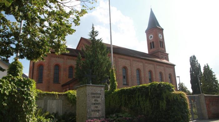 Die Pfarrkirche St. Johannes in Ittling.