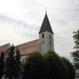 Die aus dem 12. Jahrhundert stammende Kirche Maria Himmelfahrt ist eine Wallfahrtskirche im nÃ¶rdlich der Donau gelegenen Straubinger Ortsteil Sossau (Quelle: https://de.wikipedia.org/wiki/Wallfahrtskirche_Sossau).