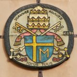 ... ein "Wappen" mit folgender Inschrift: Joannes Paulus II, 1983, Totus Tuus