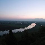 Im Schein der untergehenden Abendsonne werfen wir einen letzten Blick auf die Donau und ...