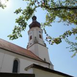 Die Ã¼ber dem Landkreis Deggendorf hinaus weithin bekannte Rokokokirche Zum Heiligen Kreuz in Loh.