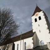 Ein Blick zurÃ¼ck zur Pfarrkirche St. Nikolaus in Hunderdorf.