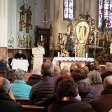 ... zahlreich erschienenen Besucher aus Nah und Fern und freut sich zusammen mit Rosmarie Franz auf das Benefizkonzert zugunsten der Kirchenrenovierung.