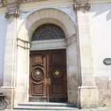 ... Eingangsportal zur Klosterkirche der Ursulinen in Straubing.
