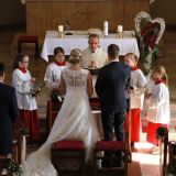 Pfarrer Dirk Josef Rolland befrÃ¤gt das Brautpaar Tina und Michael bezÃ¼glich der Bereitschaft zur christlichen Ehe.