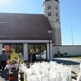 Die Vorbereitungen fÃ¼r den Herbstmarkt im Innenhof des Klosters Bogenberg laufen auf Hochtouren.