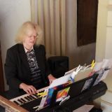 ... dem Einzug, gespielt von Judith Wagner am E-Piano.