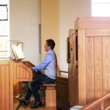 Der "Hochzeitsmarsch" von Felix Mendelssohn-Bartholdy, gespielt von Sebastian Obermeier an der Orgel, begleitet das ...