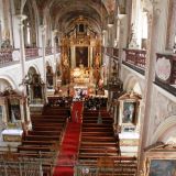 Vor der groÃŸartigen Kulisse der beeindruckenden Oberalteicher Pfarrkirche geben ...