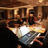 Nach dem kÃ¶stlichen Abendessen im BÃ¤rndorfer Gasthaus "Wurm", beginnt der besinnliche Teil, begleitet von Judith Wagner am E-Piano, mit ...