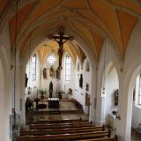 Blick von "oben" in Richtung Hochaltar in der Pfarrkirche St. Leonhard in Ganacker.