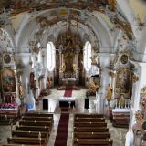Ein letzter Blick nach unten in Richtung Hochaltar in der Wallfahrtskirche Zum heiligen Kreuz in Loh.