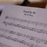 Zum Auszug spielt Martin Thom als Überraschung das Lied "Stand By Me" als gewünschte Jazzfassung am E-Piano.