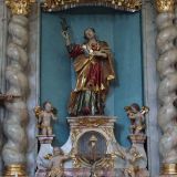 ... Hl. Katharina von Alexandrien zu sehen, als Seitenfiguren der Hl. Sebastian (links) und rechts der Hl. Florian (Quelle: https://pfarrei.neukirchen.net/die-pfarrkirche-st-martin/).