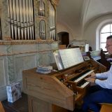 Als Orgelauszug spielt Nico Steinbach das Lied "September" von Earth, Wind & Fire und ...