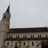 Die Pfarrkirche St. Laurentius in Otzing.