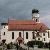 Die Pfarrkirche St. Wolfgang in Oberwinkling.