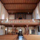 Blick zurück zur Orgelempore in der Ittlinger Pfarrkirche St. Johannes.
