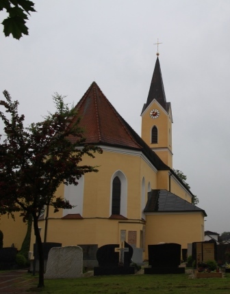 Pfarrkirche "St. Nikolaus" in Oberpiebing